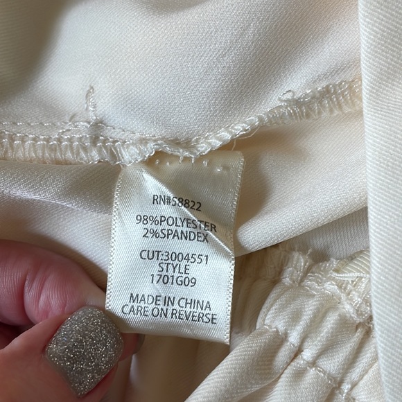 Max Studio Shorts - Picture 9 of 12